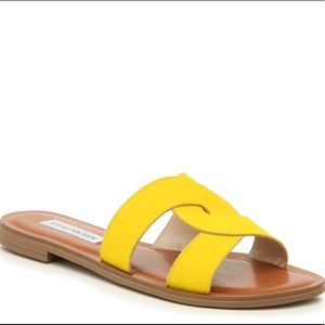 NIB STEVE MADDEN SANDALS